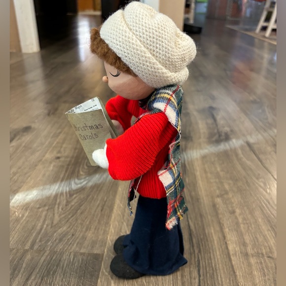 Vintage Paper Mache Christmas Caroler Hand Made Lady Silent Night Holiday Decor - Picture 10 of 12